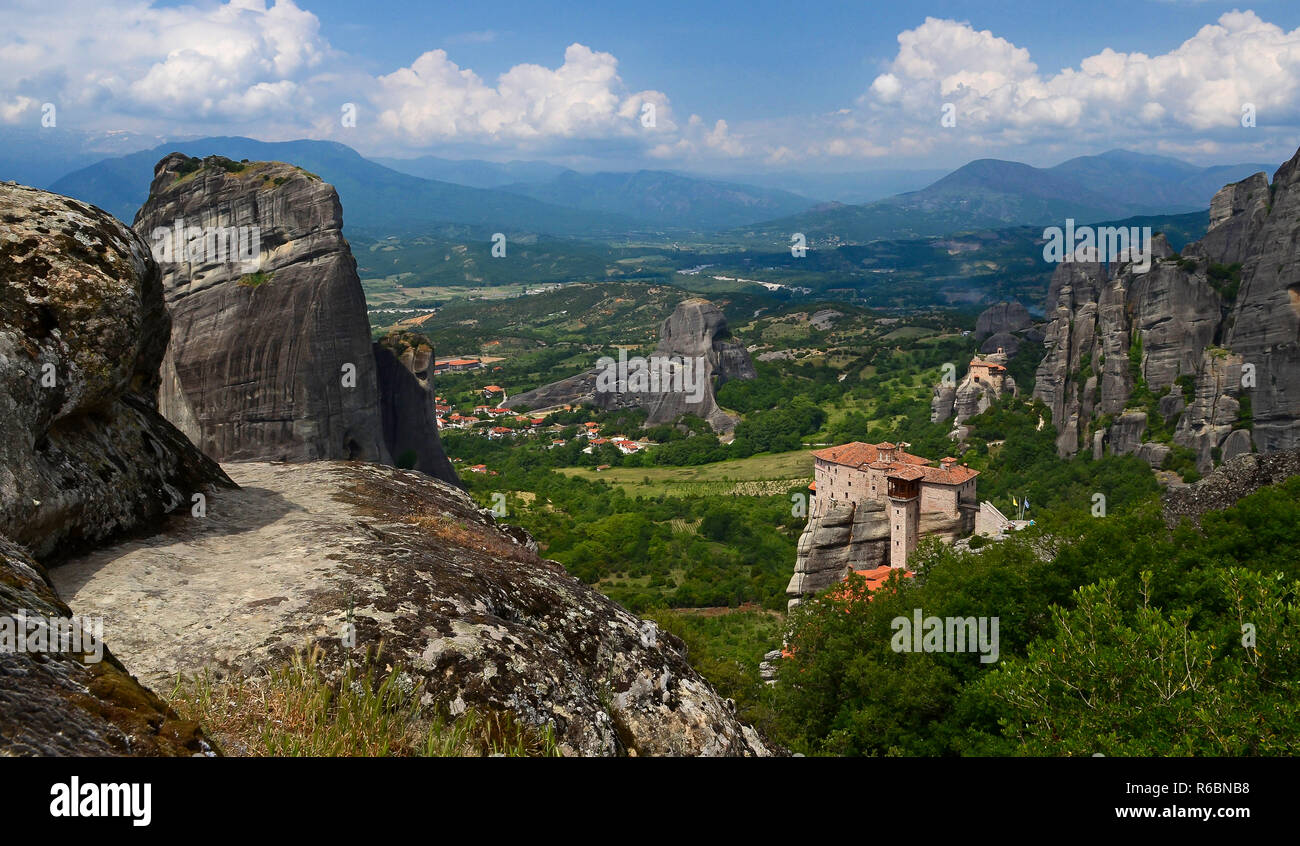 Grande Monastero di Varlaam sull'alta roccia di Meteora, Tessaglia, Grecia Foto Stock