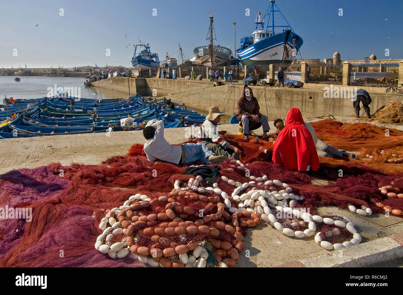 Africa, Marocco Essaouira, il porto e le barche da pesca Foto Stock