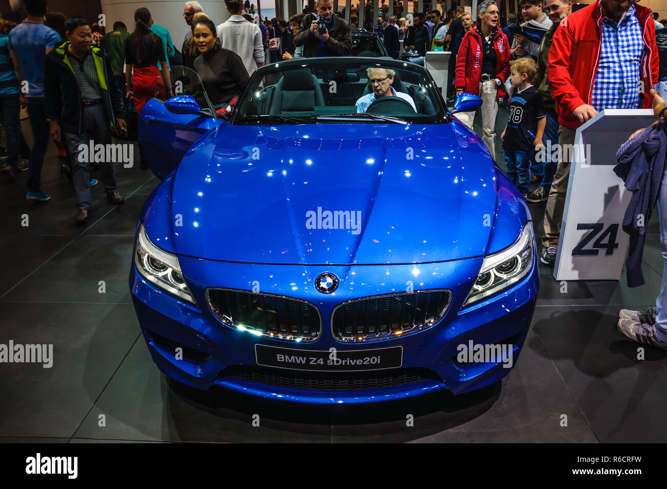 Francoforte - Settembre 2015: BMW Z4 sDrive20ho presentato a IAA International Motor Show il 20 settembre 2015 a Francoforte, Germania Foto Stock