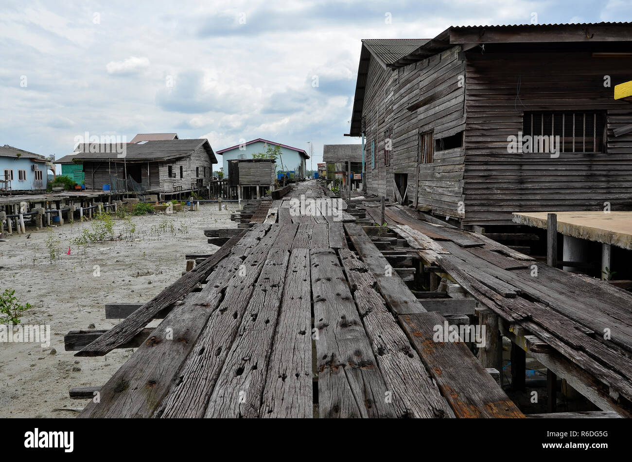 Un cinese autentico villaggio di pescatori a Kampung Bagan Sungai Lima, Malesia - Kampung Bagan Sungai Lima si trova sul quinto fiume dal principale vi Foto Stock