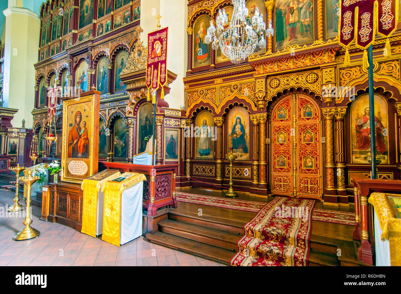 Interno della chiesa russo-ortodossa della Santa Madre di Dio, come la Cattedrale ortodossa della Theotokos, Vilnius, Lituania Foto Stock