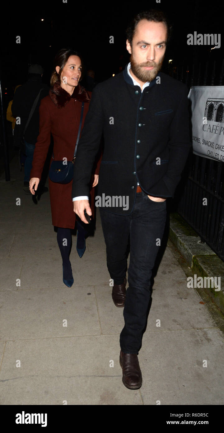 Foto deve essere accreditato ©Alpha premere 078237 04/12/2018 Pippa Middleton e James Middleton Il Henry Van Straubenzee Carol Service 2018 a St Lukes Chiesa Chelsea Londra Foto Stock