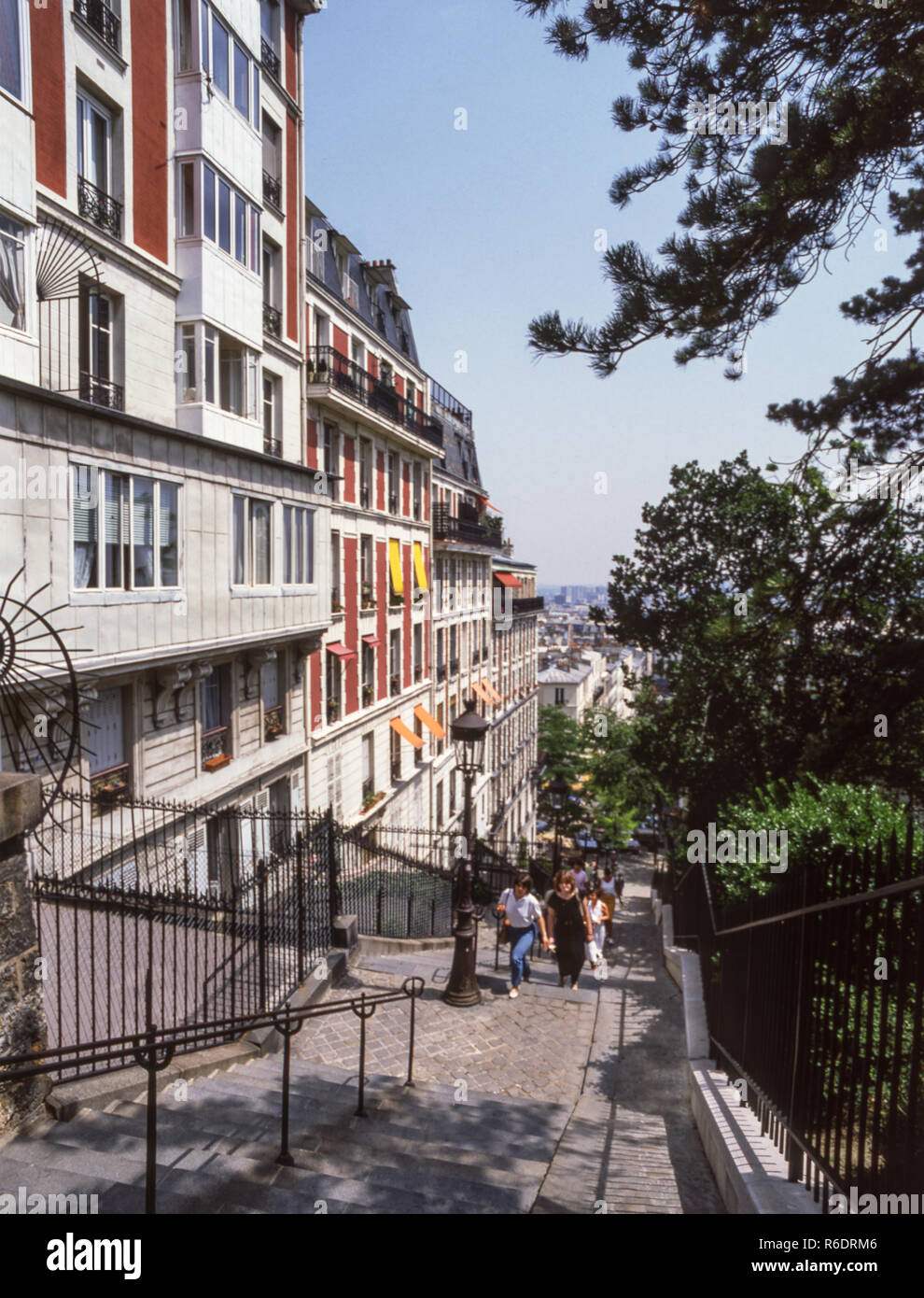 Francia.paris.La Rue Maurice Utrillo (1883-1955)è nel quartiere di Monmatre. Foto Stock
