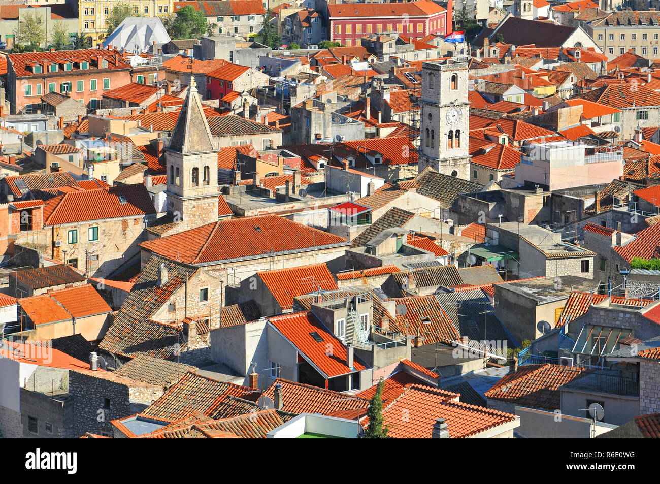 Croazia, Sibenik, Vista panoramica dalla collina su Sibenik Foto Stock