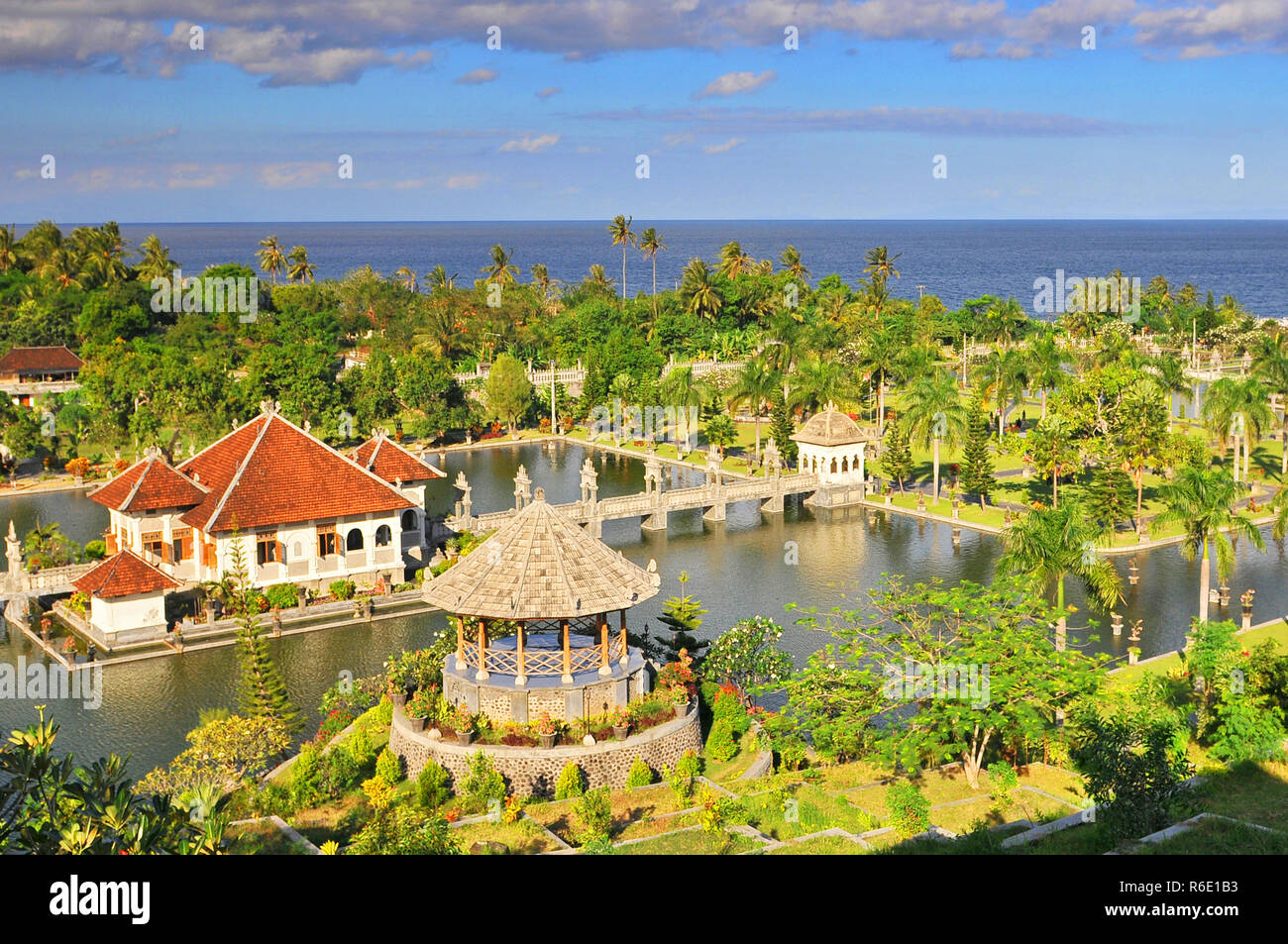 Panorama di Tirtagangga Taman Ujung acqua Palace di Bali Foto Stock