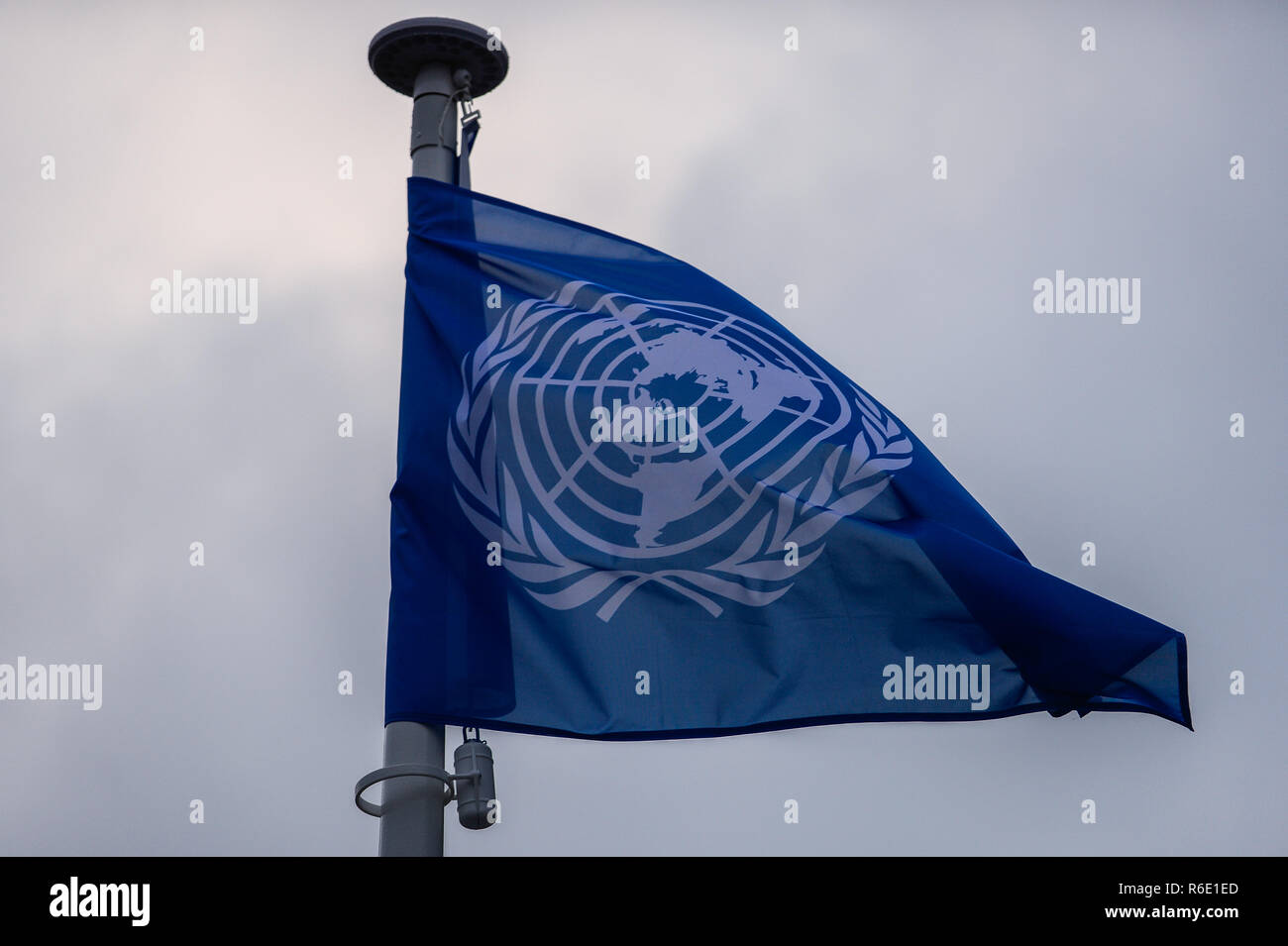 Una bandiera delle Nazioni Unite visto durante la COP24 Conferenza ONU sui Cambiamenti Climatici 2018. Foto Stock