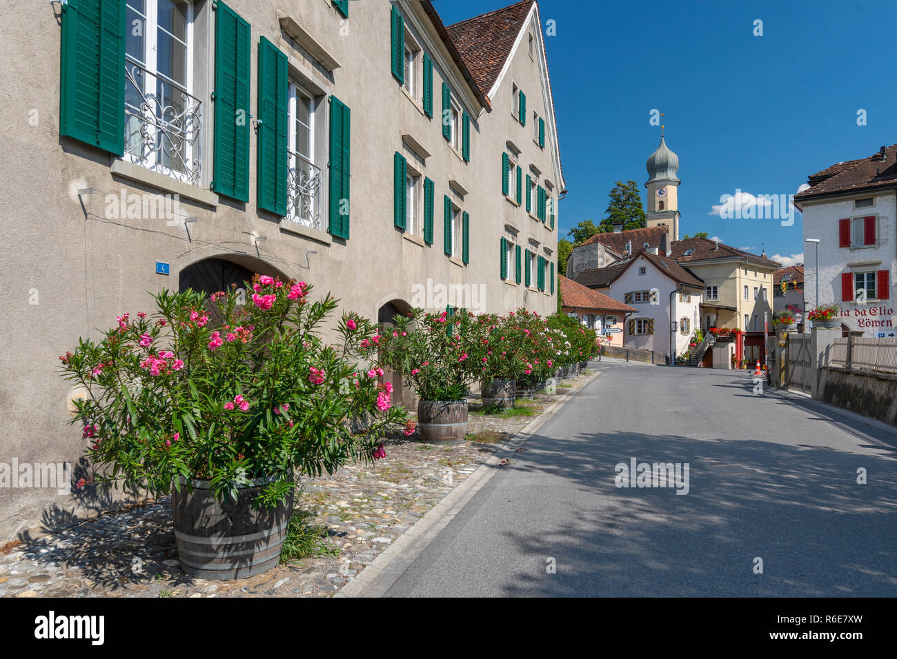 Comune Maienfeld nella regione di Landquart nel cantone svizzero dei Grigioni destinazione turistica delle Alpi, a causa sia del vino locale e B Foto Stock