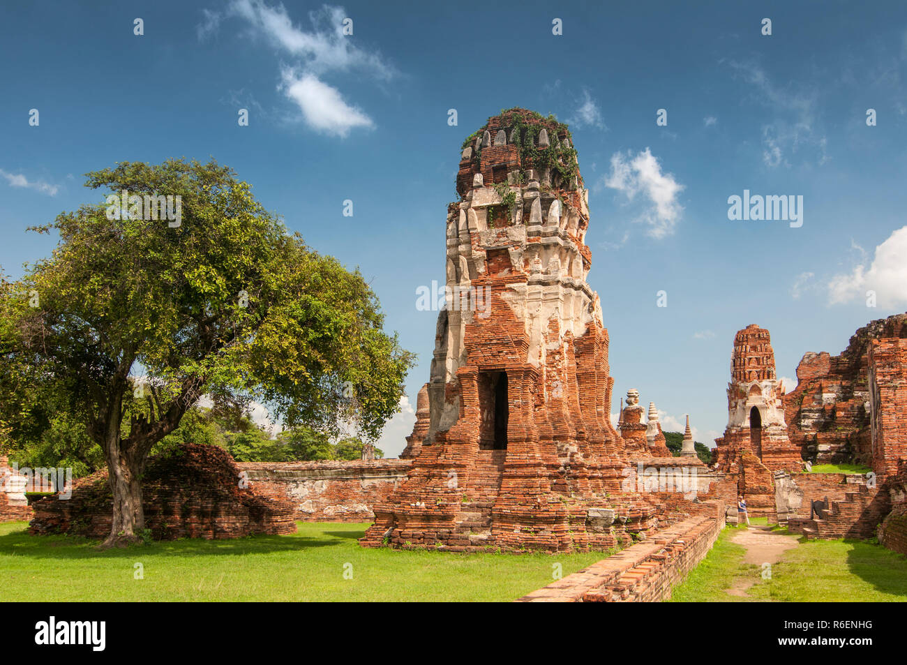 Rovine di Wat Phra Mahathat, Ayutthaya, Thailandia, Asia Foto Stock