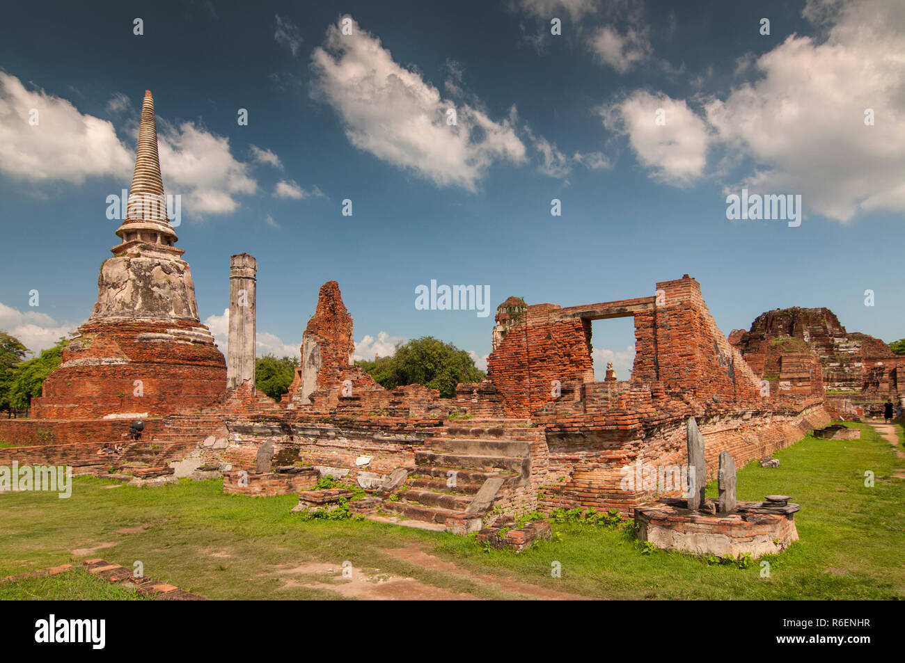 Rovine di Wat Phra Mahathat, Ayutthaya, Thailandia, Asia Foto Stock