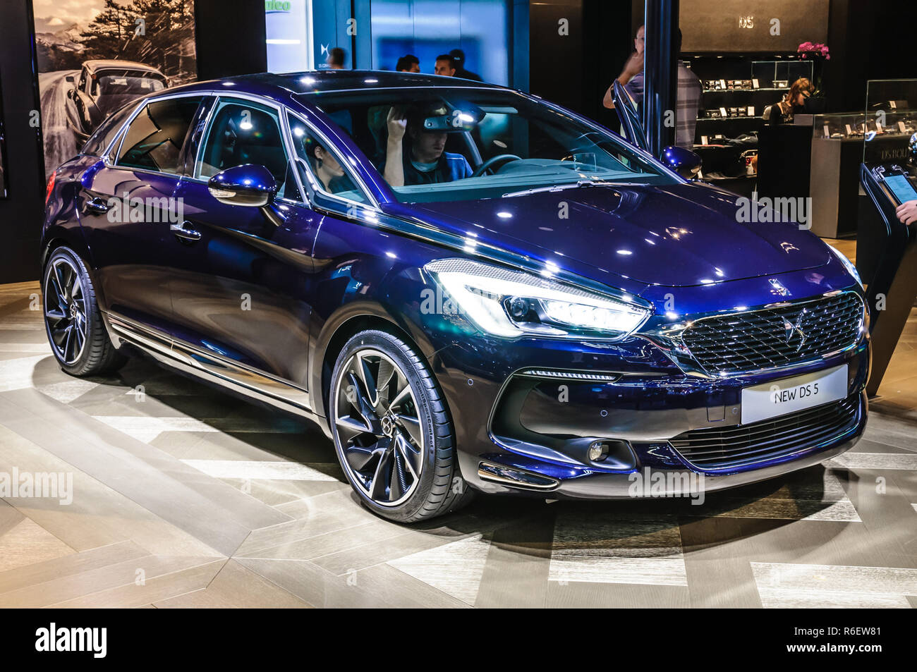Francoforte - Settembre 2015: Citroen DS 5 presentato a IAA International Motor Show il 20 settembre 2015 a Francoforte, Germania Foto Stock
