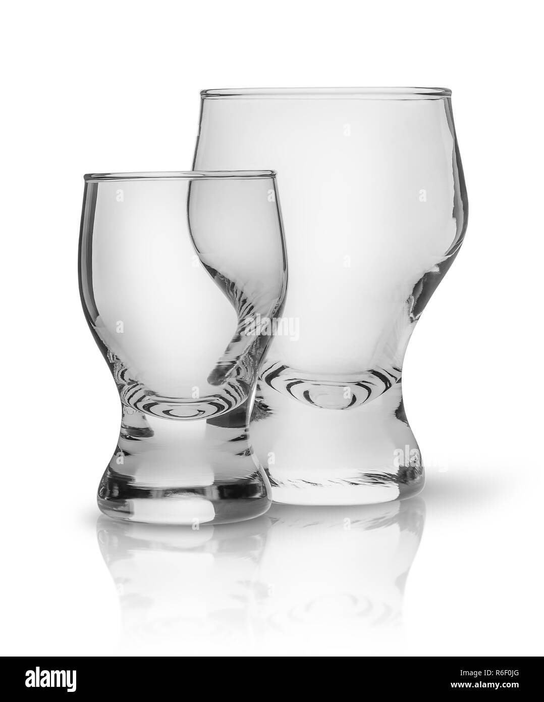 Due bicchieri fianco a fianco Foto Stock