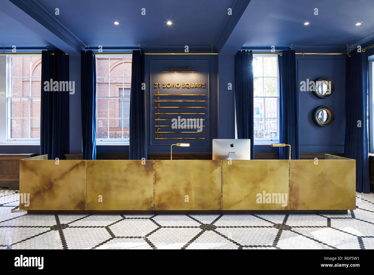 Interno Vista della reception. 21 Soho Square, Londra, Regno Unito. Architetto: Buckley grigio Yeoman, 2018. Foto Stock
