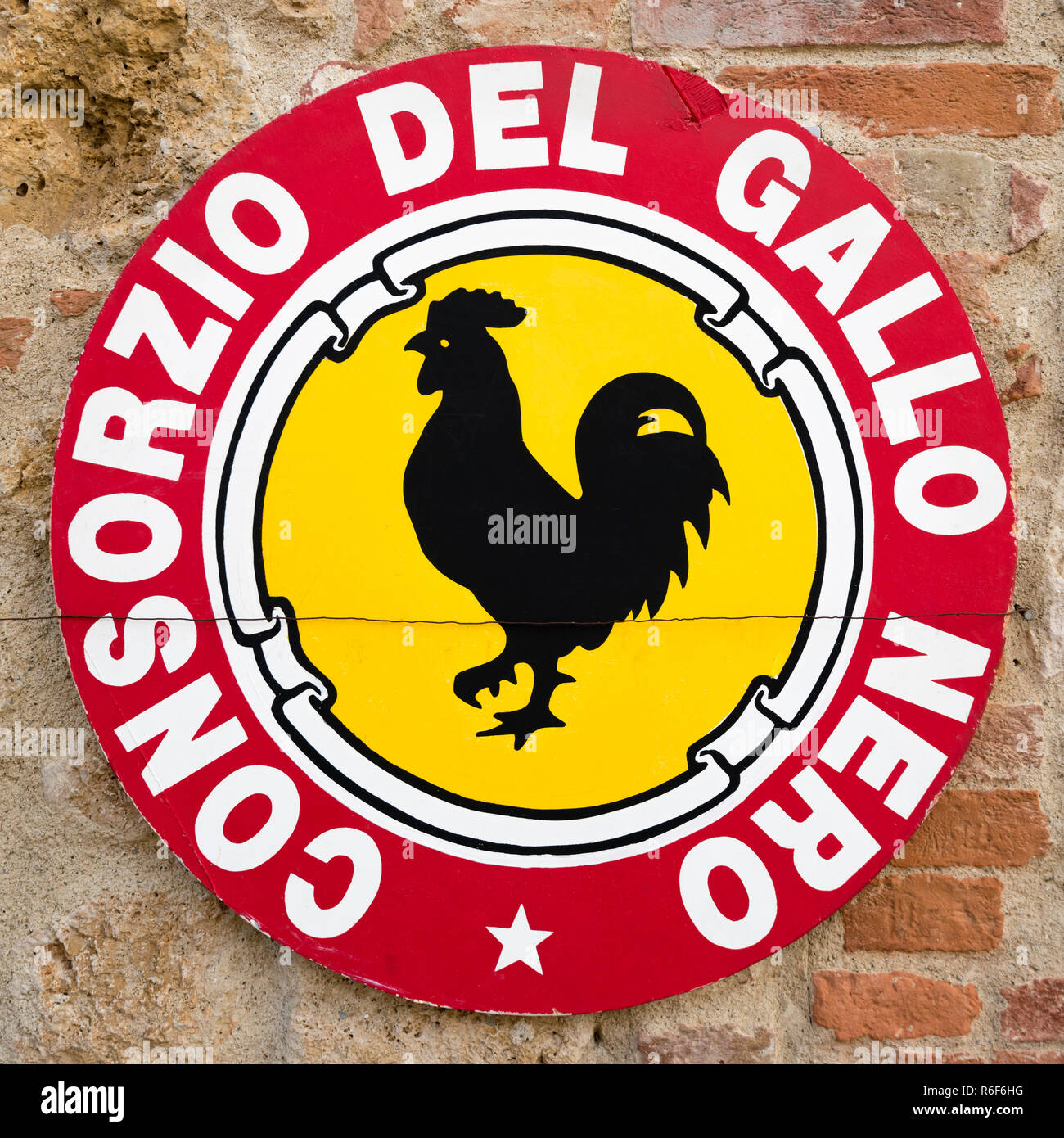 Square close up iconico gallo nero sign in Italia. Foto Stock
