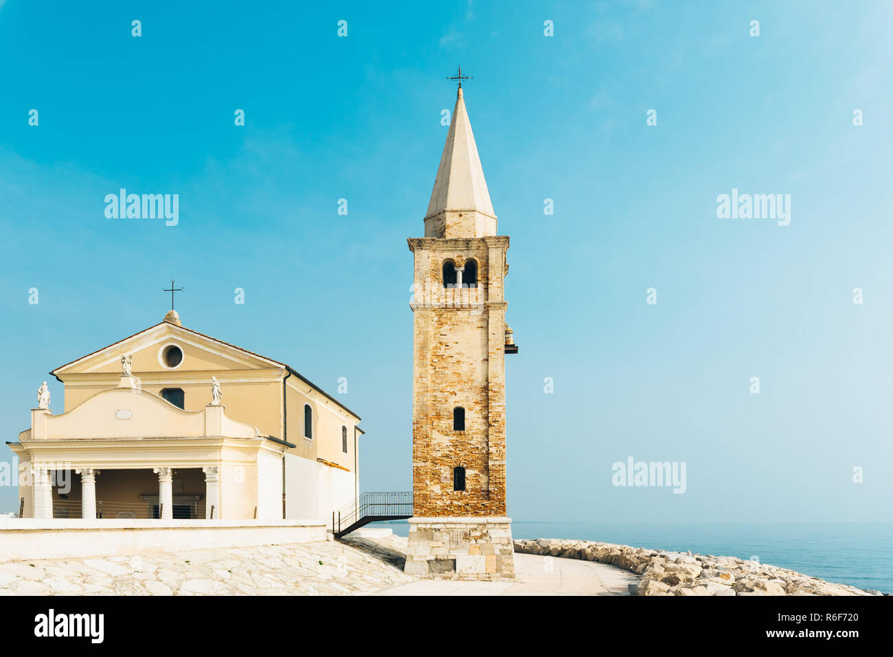Chiesa della Madonna dell'Angelo sulla spiaggia di Caorle Italia Foto Stock