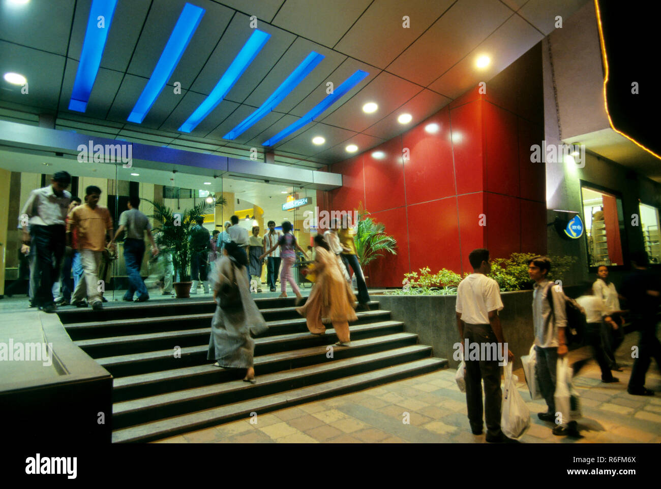 Ingresso di R-mall shopping complex, mulund, Mumbai Bombay, Maharashtra, India Foto Stock