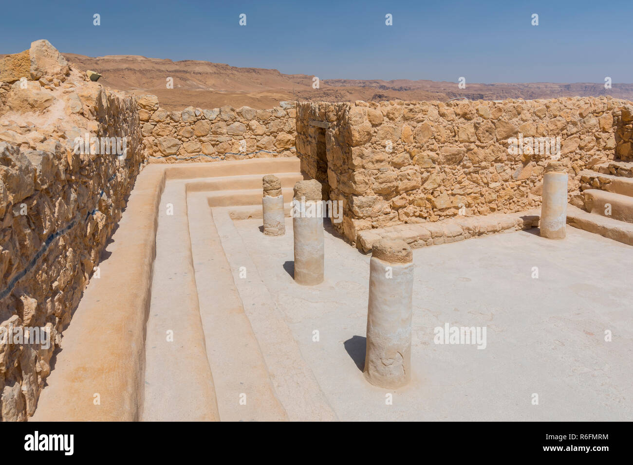 L'antica sinagoga di Masada Sito Archeologico sul bordo orientale del Deserto della Giudea in Israele Foto Stock