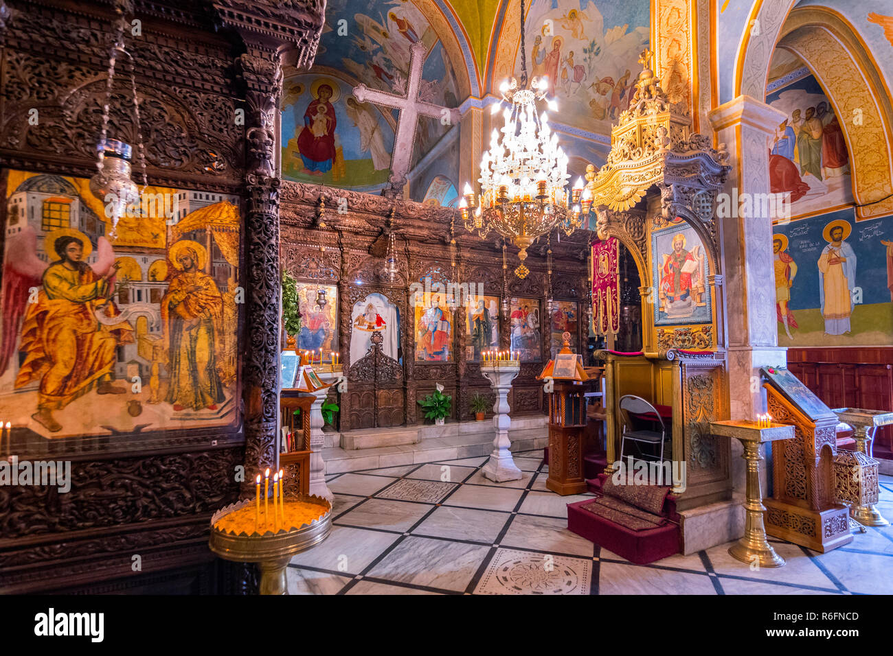 Interno della chiesa ortodossa greca dell'Annunciazione a Nazaret, Israele Foto Stock