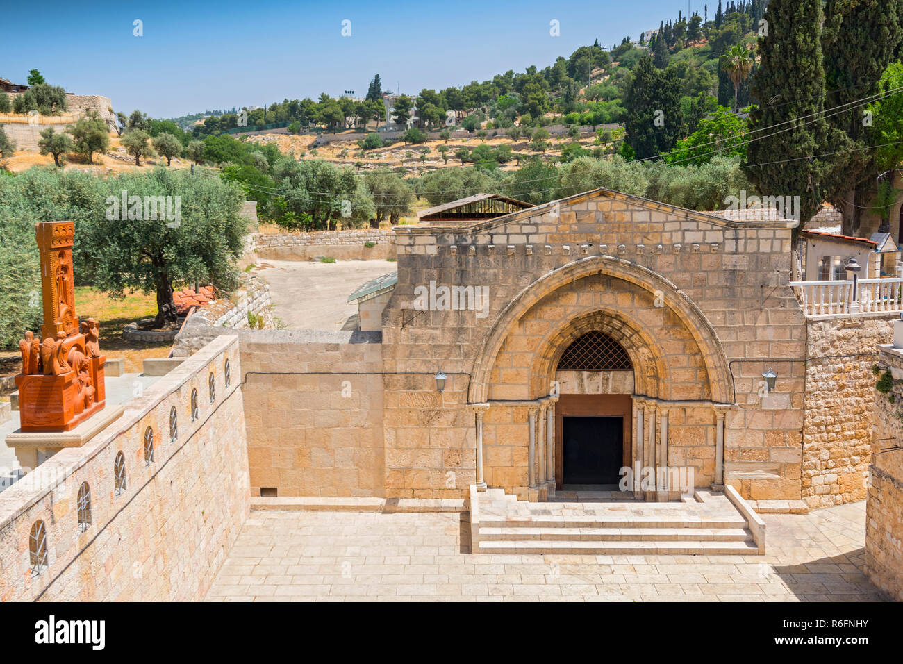 La facciata della chiesa dell Assunzione (Maria della Tomba di), situato ai piedi del Monte degli Ulivi, Gerusalemme, Israele Foto Stock