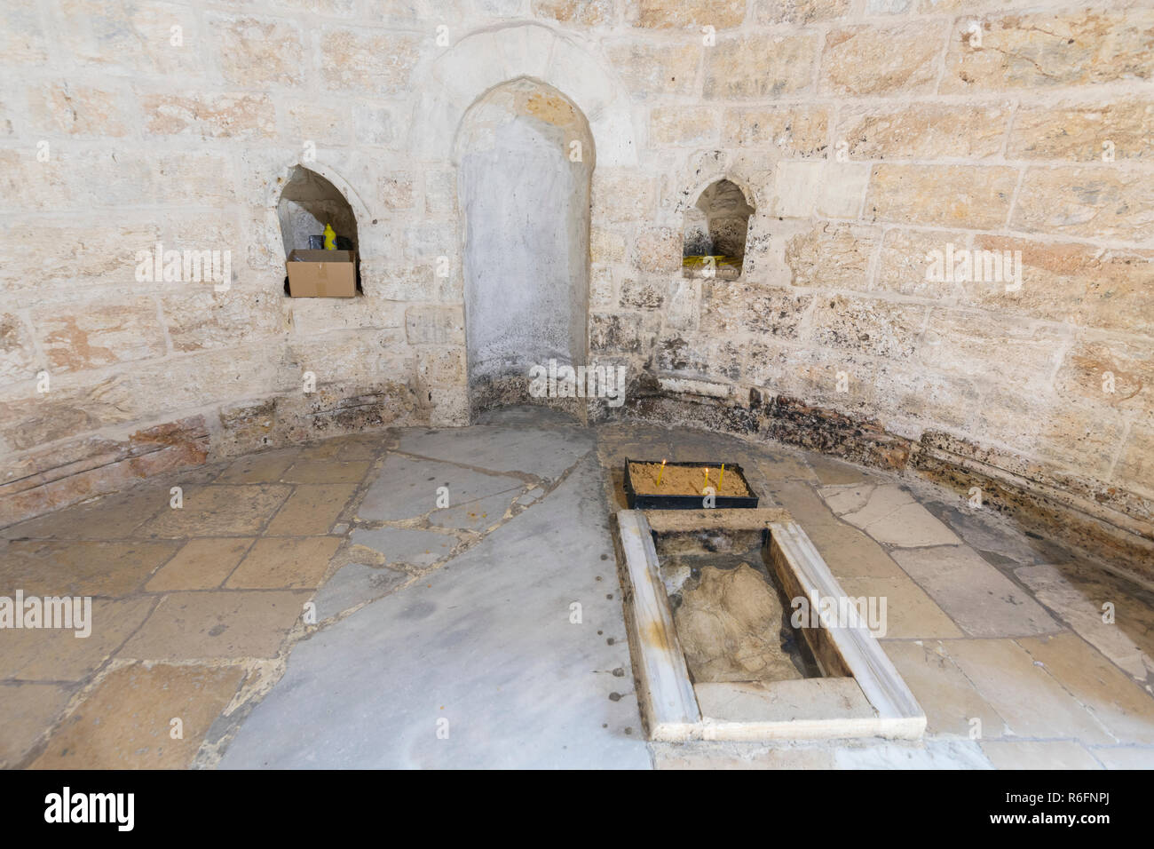 Cappella dell'Ascensione di Gesù Cristo sul monte degli Ulivi di Gerusalemme, Israele luogo dove sono le ultime tracce di Gesù Cristo sulla terra prima di lui Foto Stock