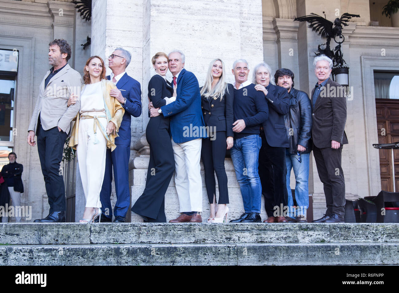 Roma, Italia. 04 Dic, 2018. Photocall del film italiano "Natale a 5 stelle di Roma Credito: Matteo Nardone/Pacific Press/Alamy Live News Foto Stock