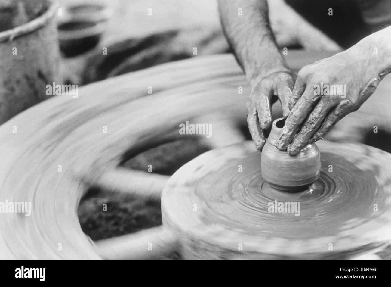 Potter, ruota di vasai, vecchio quadro vintage 1900s Foto Stock
