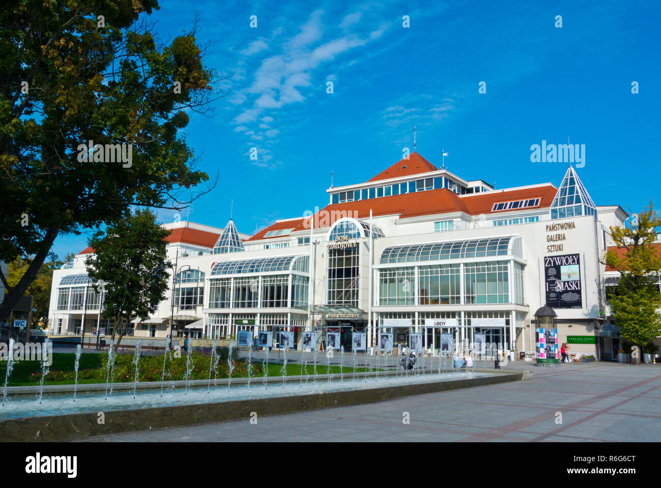 Galeria Molo, ospita ristoranti, negozi e Panstwowa Galeria Sztuki galleria d'arte, Dom Strojowy, Plac Przyjaciol Sopotu, Sopot, Polonia Foto Stock