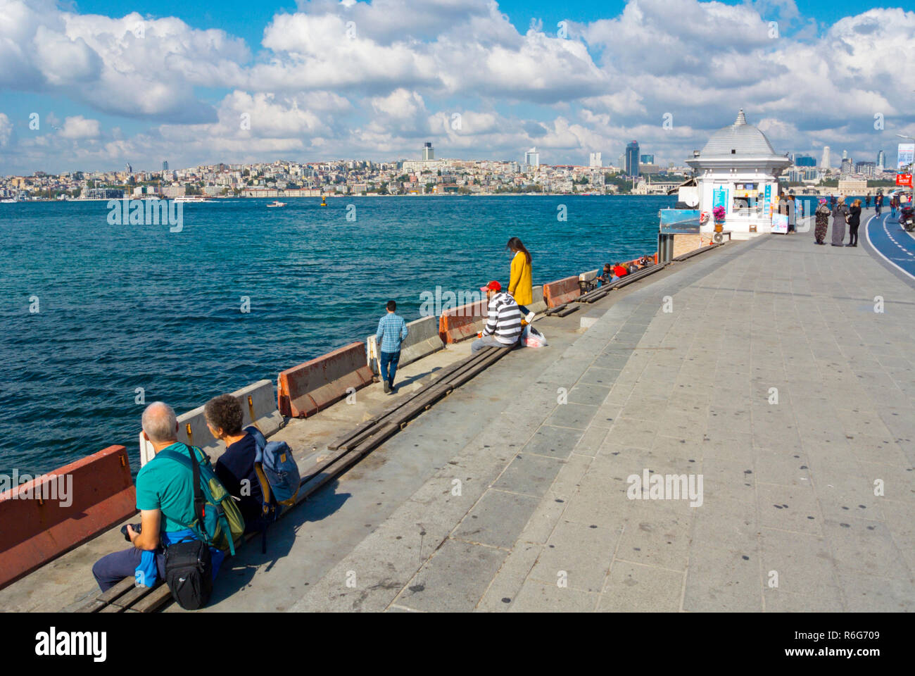 Uskudar Harem Sahil Yolu, lungomare tra Uskudar e Harem, Uskudar, Istanbul, Turchia, parte asiatica Foto Stock