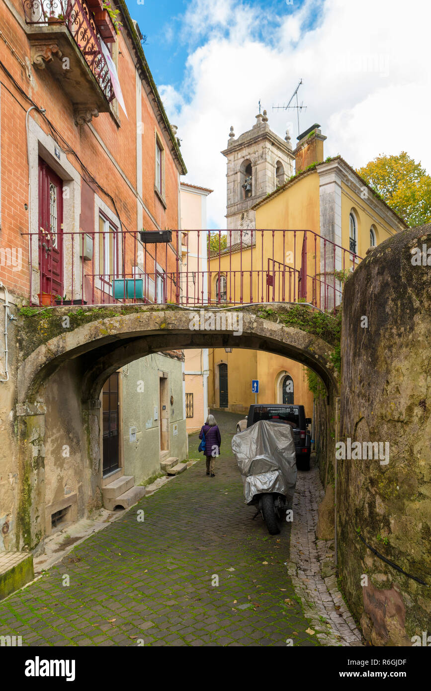 SINTRA, Portogallo - 19 novembre 2018: Il centro storico di La Vila de Sintra è famosa per il suo 19esimo secolo architettura Romanticist, storico esta Foto Stock