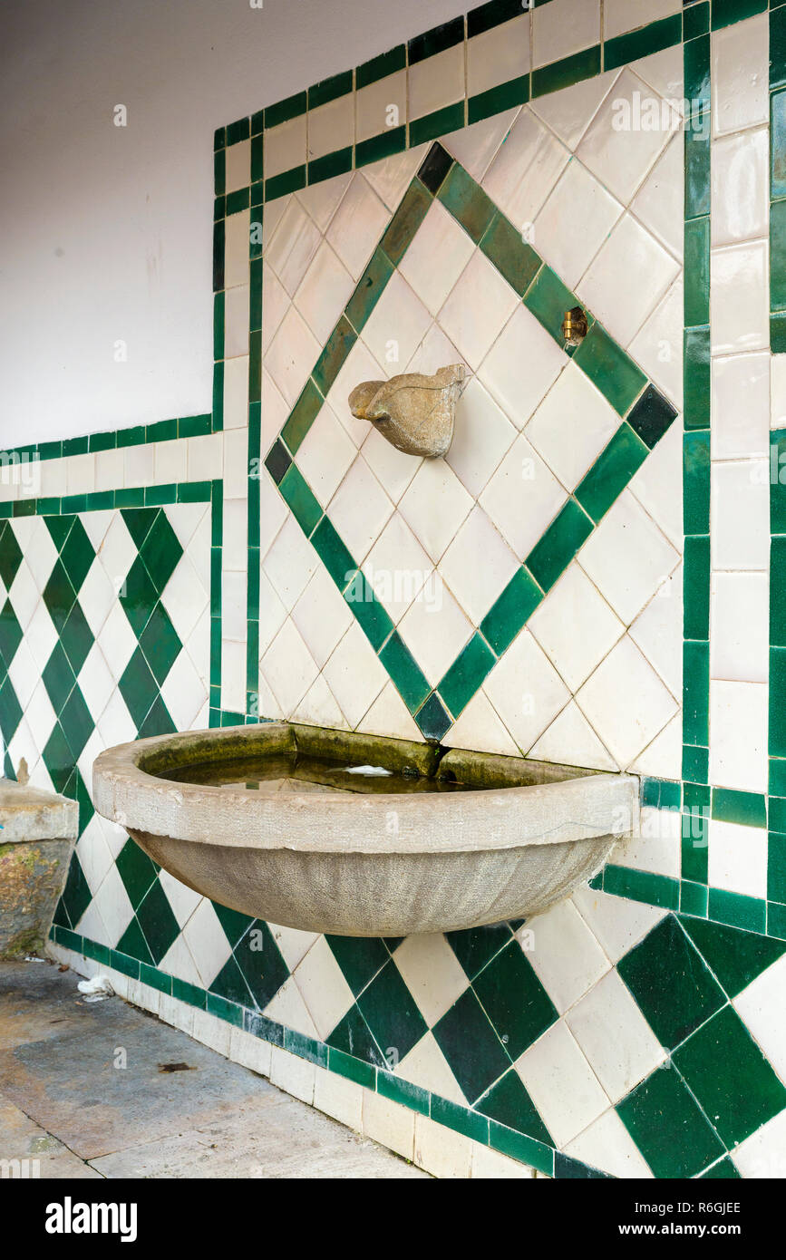 SINTRA, Portogallo - 19 novembre 2018: Il centro storico di La Vila de Sintra è famosa per il suo 19esimo secolo architettura Romanticist, storico esta Foto Stock