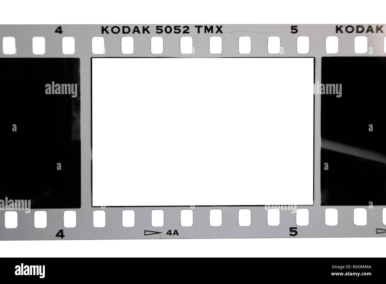 Kodak 35mm Pellicola negativa telaio isolato su uno sfondo bianco Foto  stock - Alamy