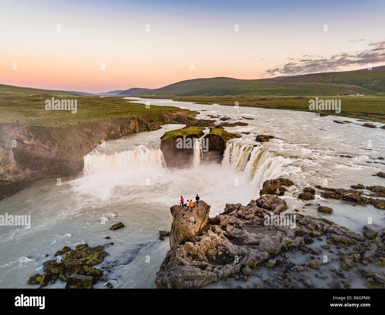 Antenna - cascate Godafoss, Islanda. Questa foto è stata scattata con un drone. Foto Stock