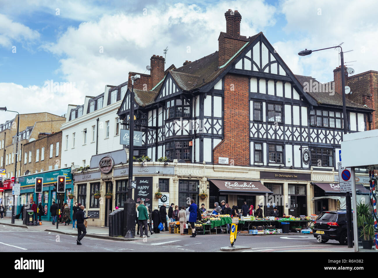 Londra/UK - 25 Marzo 2018: Beluschi's bar e cafe di Camden, un bar inglese catena in Londra Foto Stock