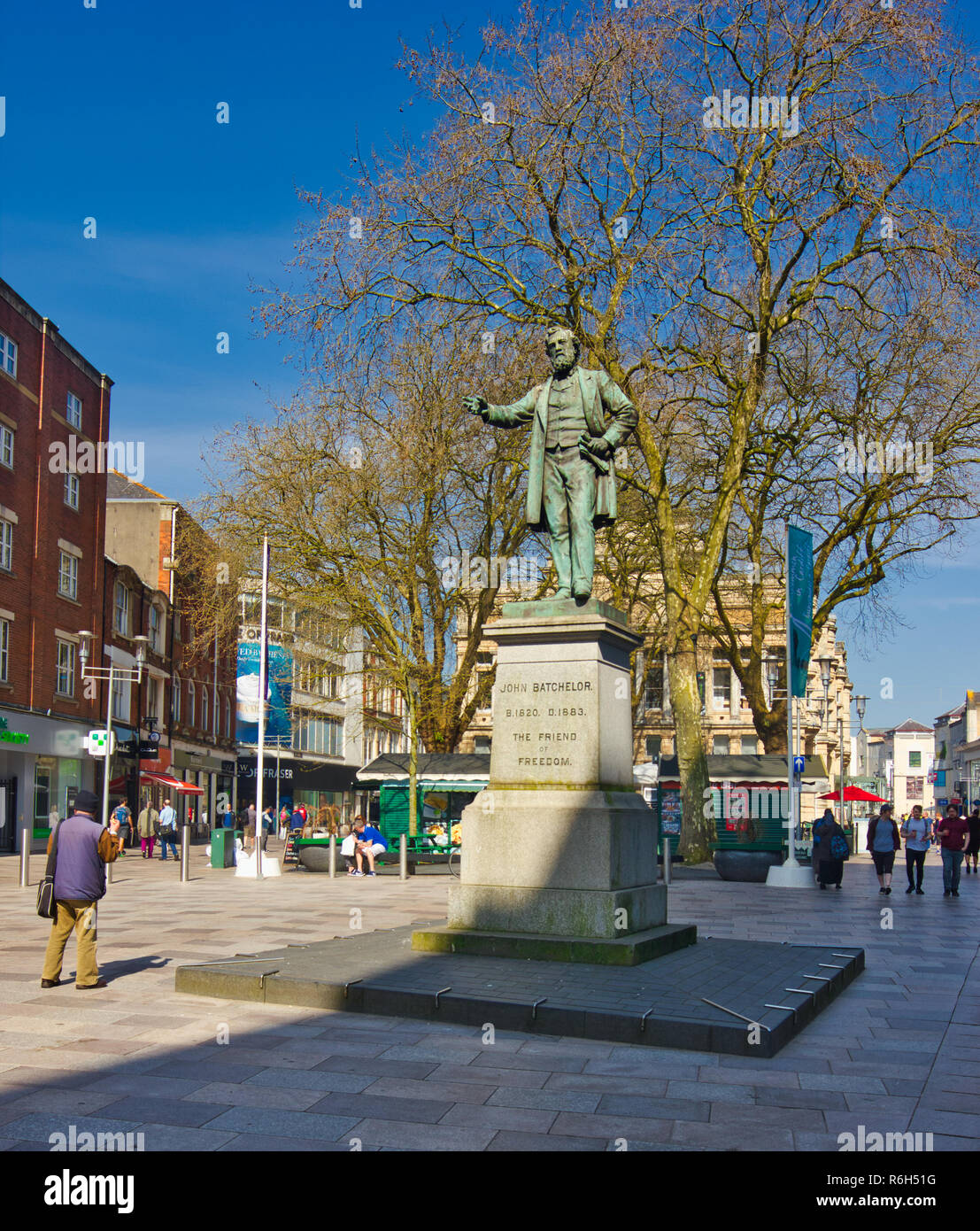 Statua di John Batchelor, Vittoriano imprenditore gallese, politico e anti schiavitù diruttori, Hayes, Cardiff Wales, Regno Unito Foto Stock