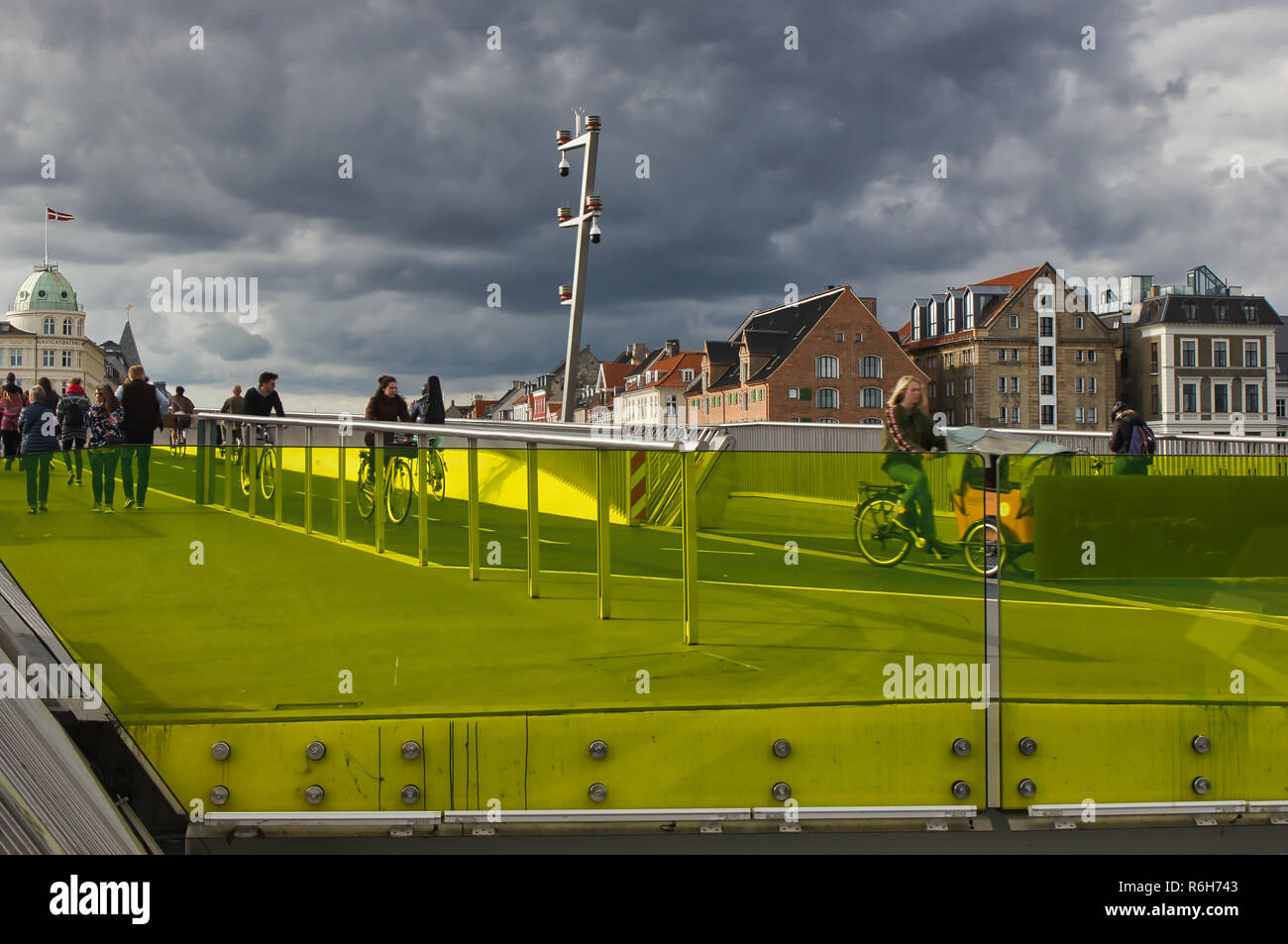 Inderhavnsbroen (Inner Harbour Bridge), Nyhavn, Copenhagen, Danimarca e Scandinavia Foto Stock