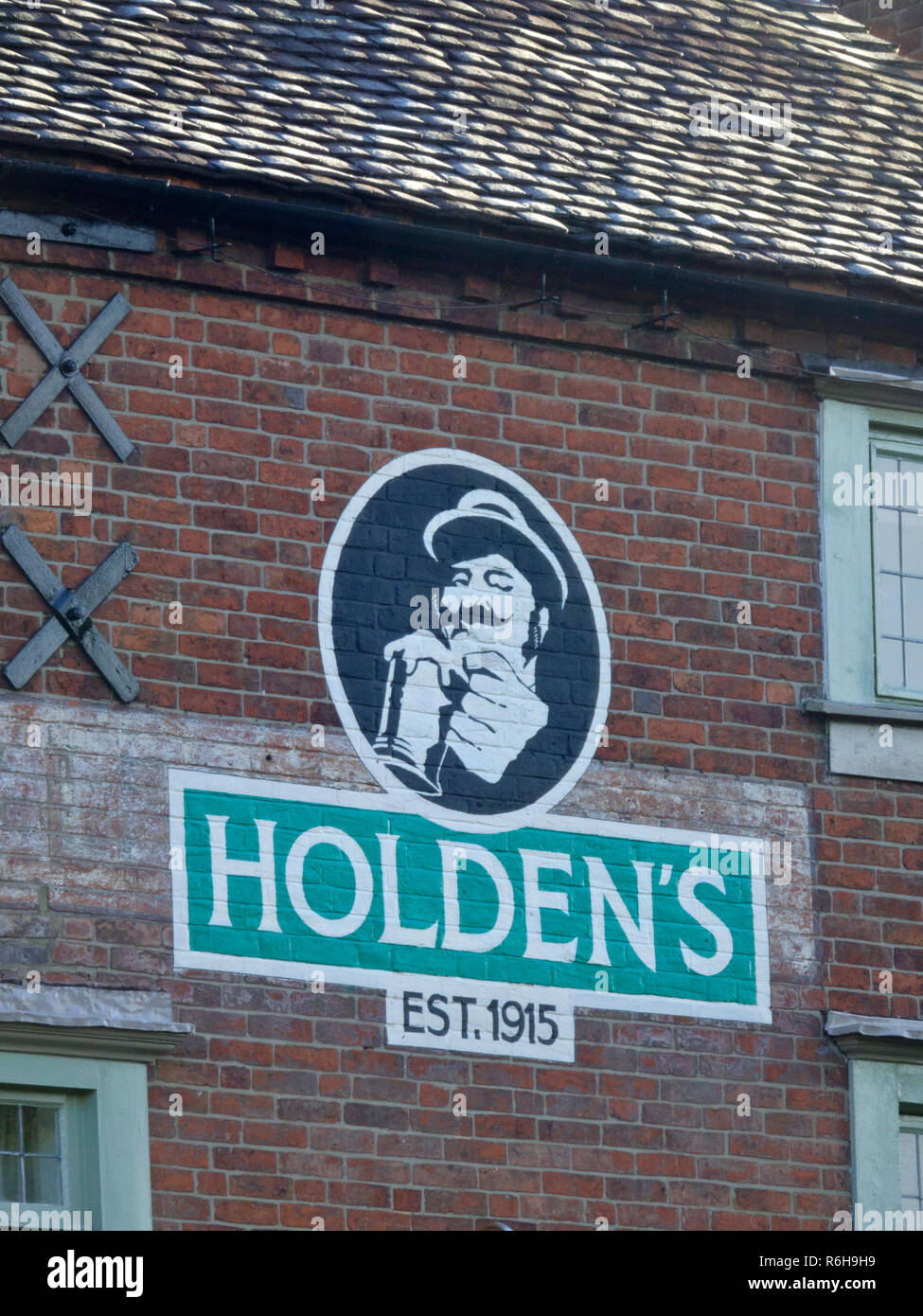 Holden per il logo di birra in un pub a parete, Staffordshire, England, Regno Unito Foto Stock