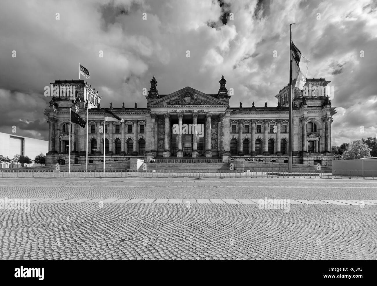 Famoso Edificio del Reichstag a Berlino, in Germania, in bianco e nero foto. Foto Stock