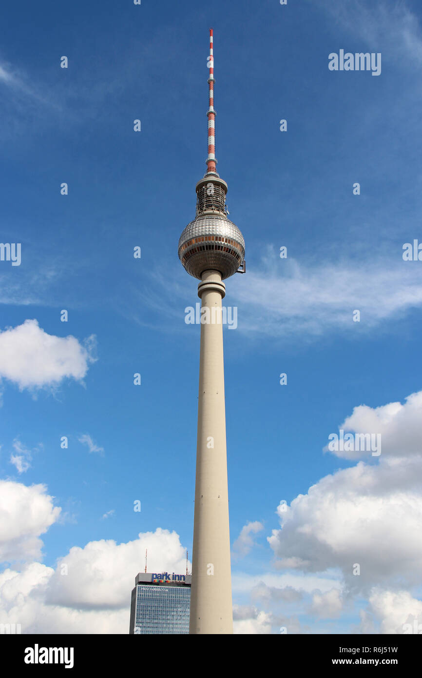 La Fernsehturm di Berlino (Germania). Foto Stock