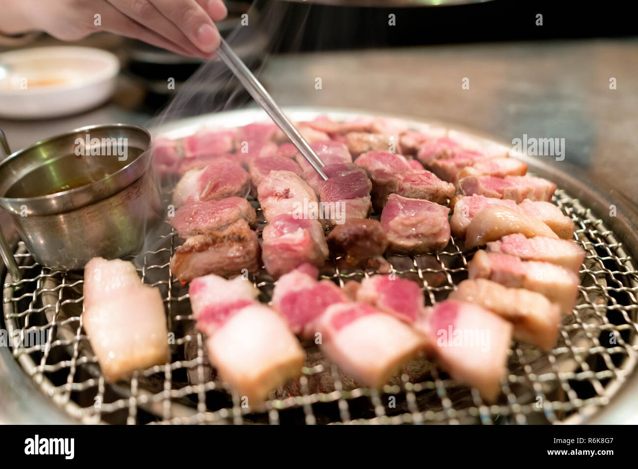 Carne di maiale Treaky per grigliate di carne di maiale, pancia stile Coreano menu, Corea tradizionale e popolare, cibo delizioso di cibo. Foto Stock