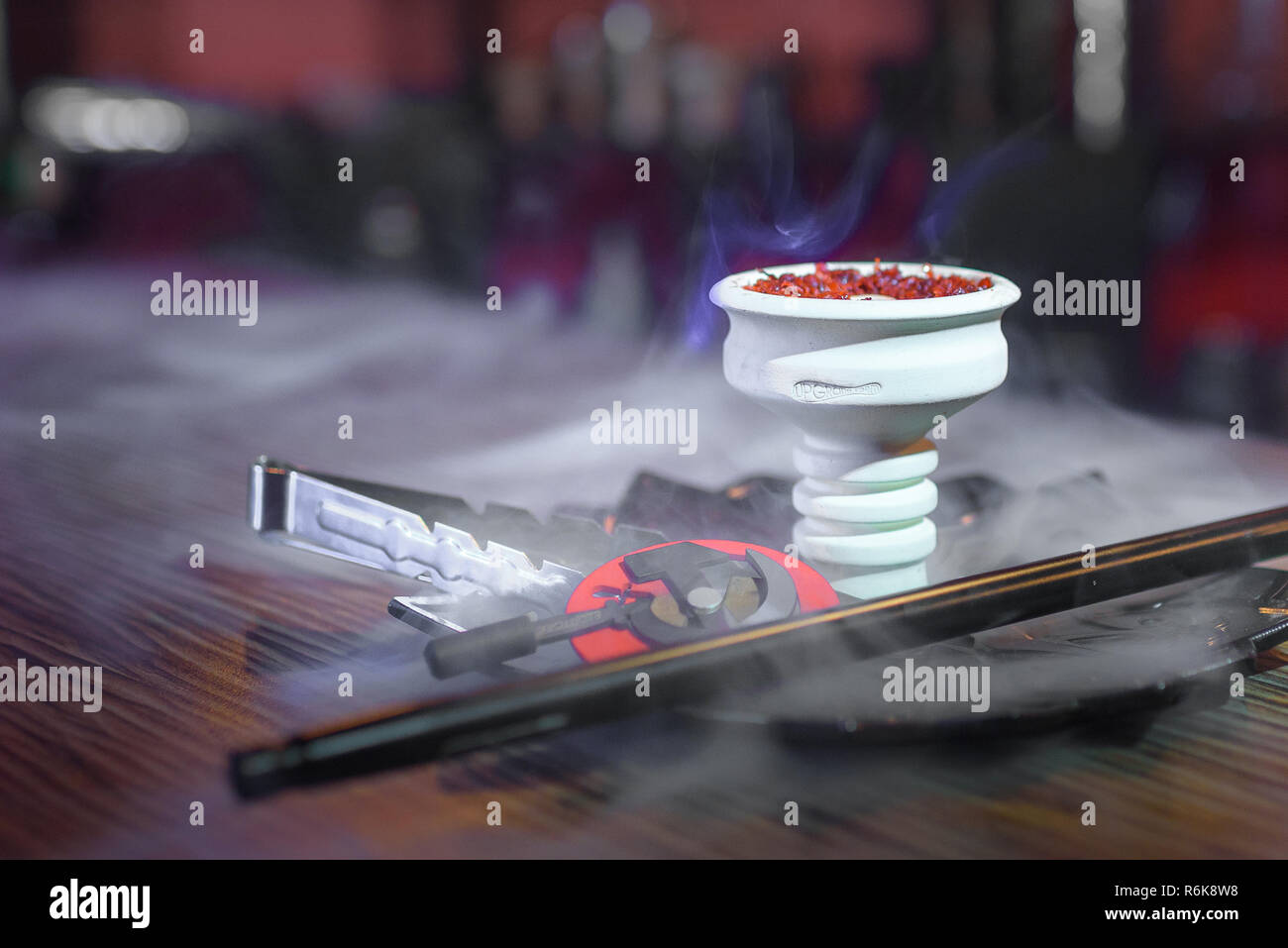 ciotola di hookah con tabacco Foto Stock