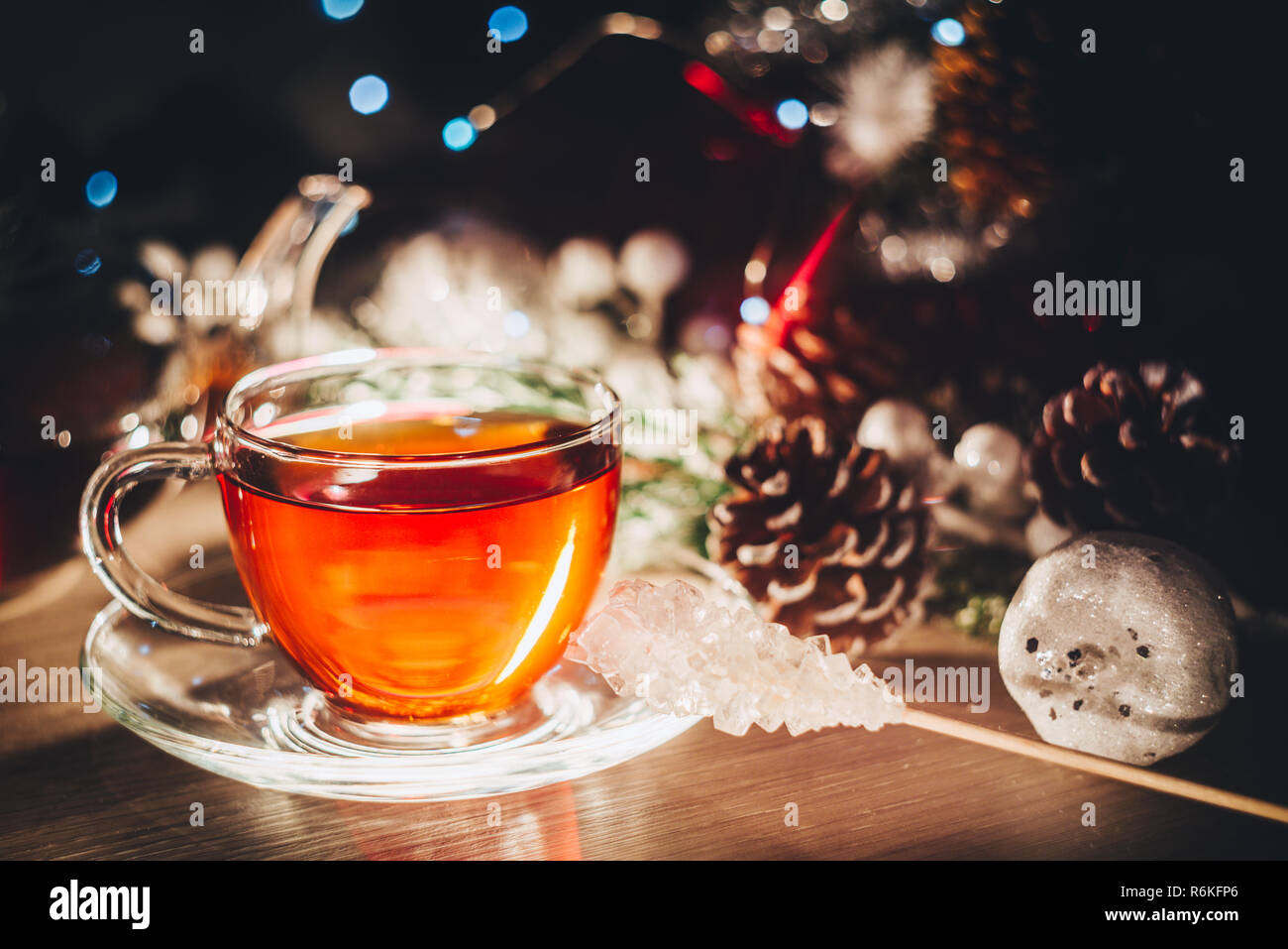 Merry Christmas poster per bar o ristorante con tazza di tè caldo con spazio di copia Foto Stock