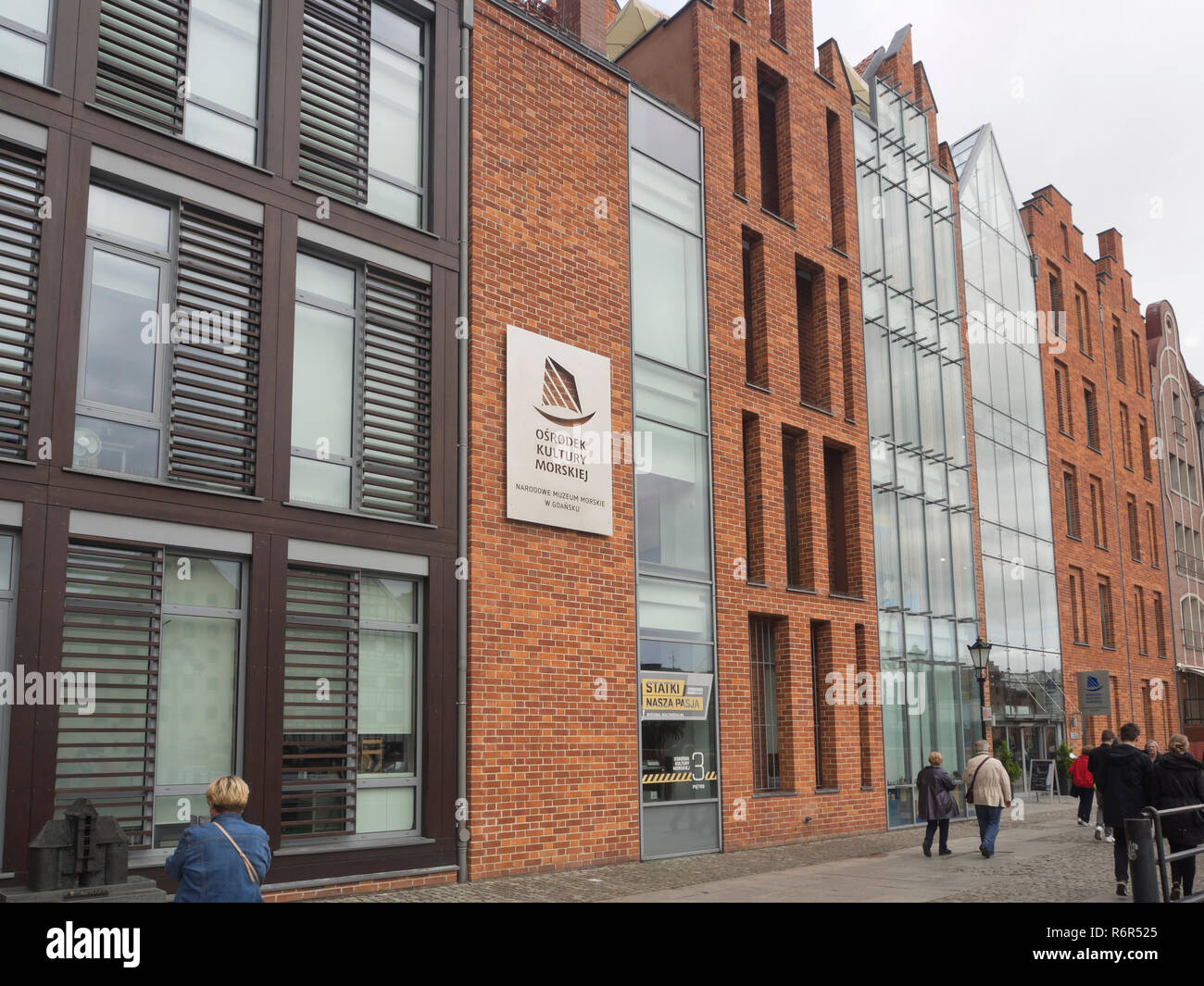Il museo marittimo di Danzica Polonia, edificio moderno facciata dell'edificio principale nel centro della città Foto Stock