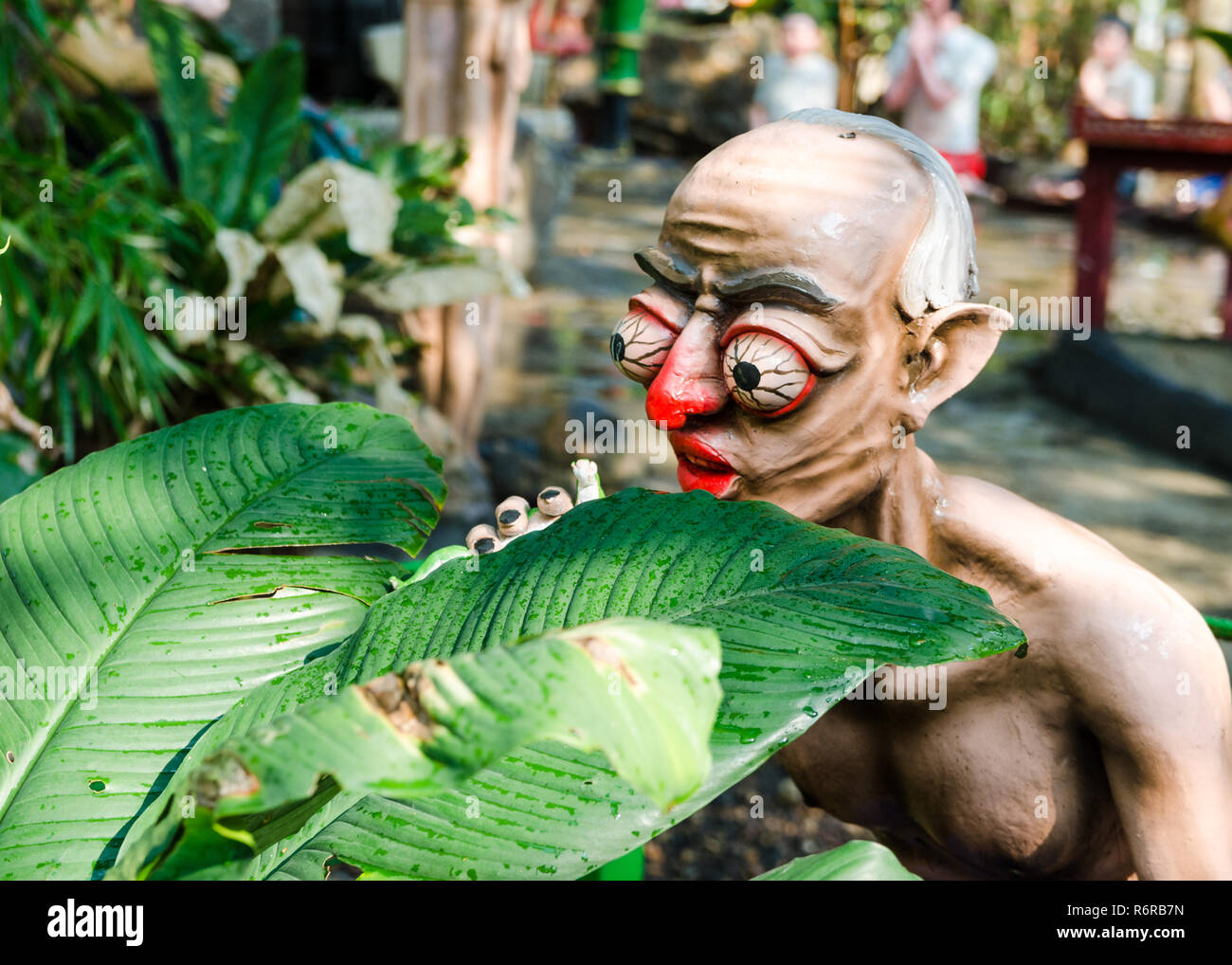 Strane statue di Wat Mae Kaet Noi buddista di Tempio di inferno, Chiang Mai, Thailandia Foto Stock