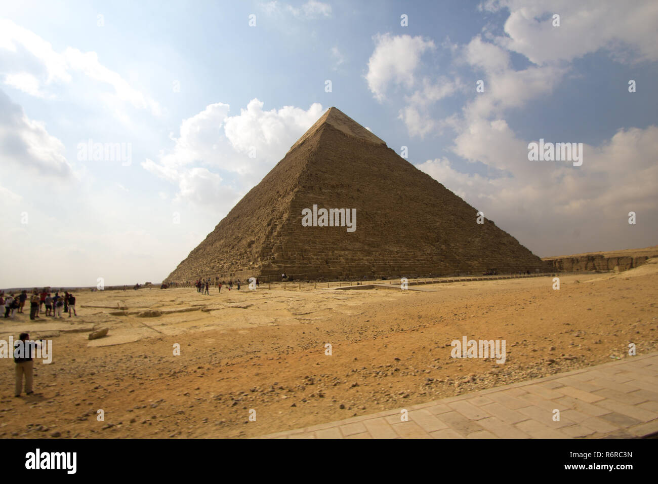 Il Cairo, Egitto - 12 Novembre 2018: Foto per piramide di Khufu nelle piramidi di Giza a Il Cairo città capitale dell'Egitto. Foto Stock