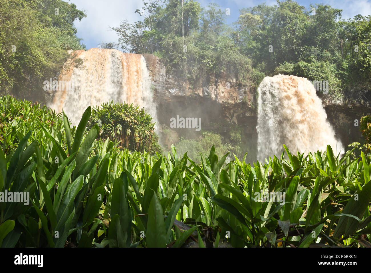 Cascate di Iguazú nella stagione delle piogge, lato Argentino Foto Stock