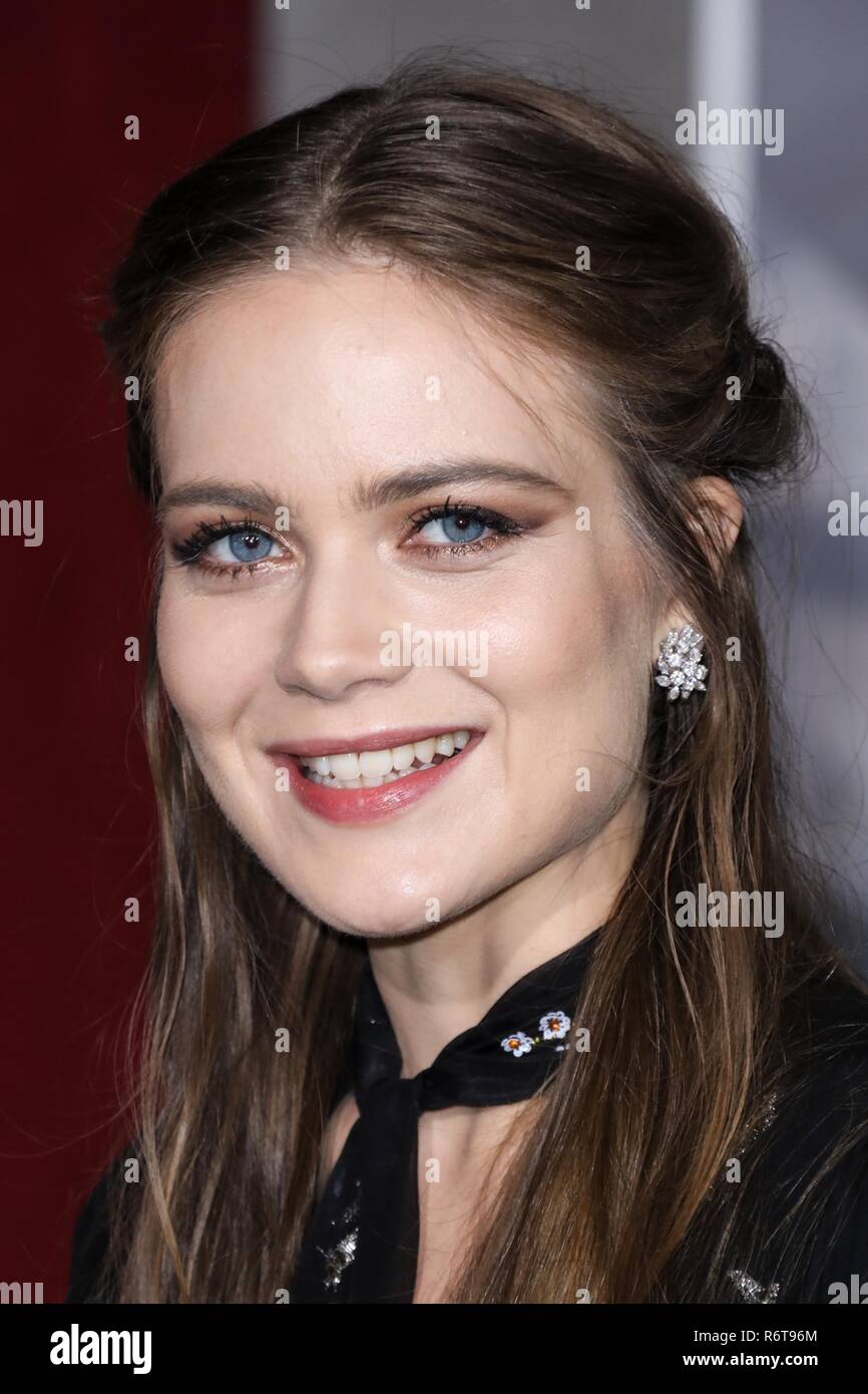 Westwood, Stati Uniti. 05 Dic, 2018. WESTWOOD, Los Angeles, CA, Stati Uniti d'America - 05 dicembre: attrice Hera Hilmar arriva a Los Angeles prima di Universal Pictures e MRC's 'Mortal motori' tenuto presso il Regency Village Theatre il 5 dicembre 2018 a Westwood, Los Angeles, California, Stati Uniti. (Foto di David Acosta/Image Press Agency) Credito: Image Press Agency/Alamy Live News Foto Stock