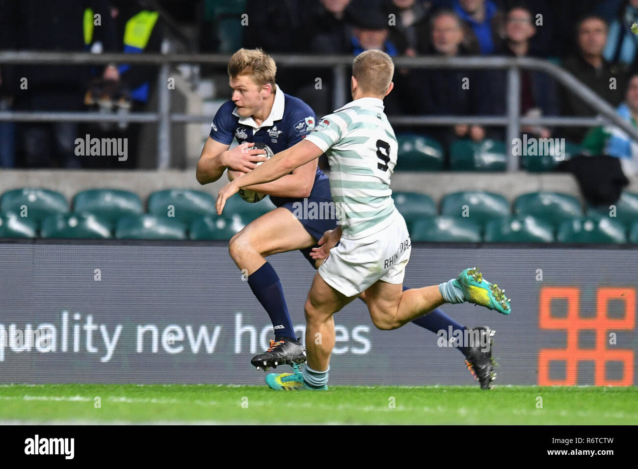 Londra, Regno Unito. 06 Dic, 2018. Conor Kearns della Oxford University punteggi prima provare durante la Gamma Match 2018 tra Ourfc v Curufc a Twickenham Stadium di giovedì, 06 dicembre 2018. Londra Inghilterra. (Solo uso editoriale, è richiesta una licenza per uso commerciale. Nessun uso in scommesse, giochi o un singolo giocatore/club/league pubblicazioni.) Credito: Taka G Wu/Alamy News Credito: Taka Wu/Alamy Live News Foto Stock