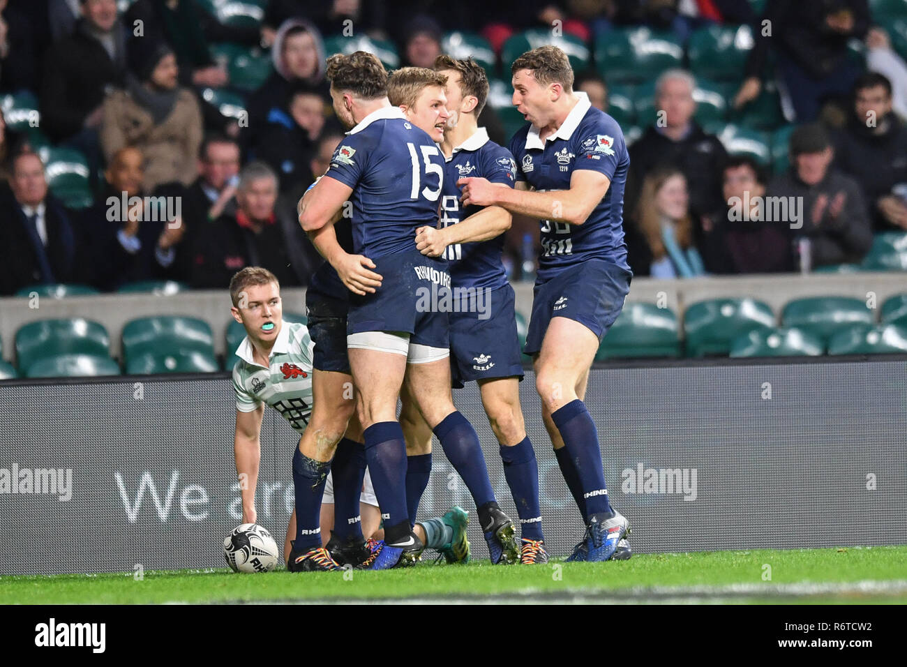 Londra, Regno Unito. 06 Dic, 2018. Conor Kearns della Oxford University celebra il punteggio prima provare durante la Gamma Match 2018 tra Ourfc v Curufc a Twickenham Stadium di giovedì, 06 dicembre 2018. Londra Inghilterra. (Solo uso editoriale, è richiesta una licenza per uso commerciale. Nessun uso in scommesse, giochi o un singolo giocatore/club/league pubblicazioni.) Credito: Taka G Wu/Alamy News Credito: Taka Wu/Alamy Live News Foto Stock