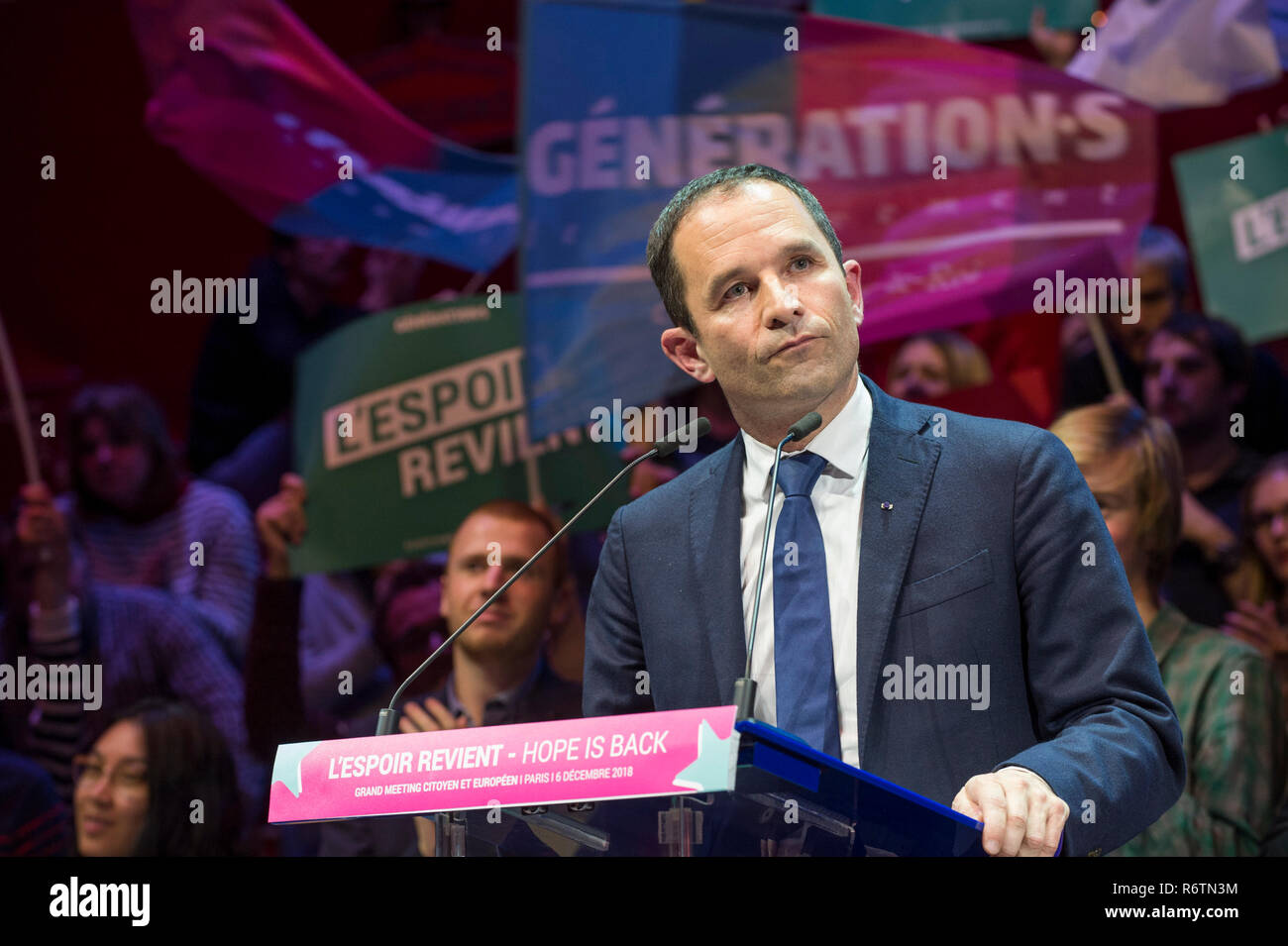 Benoit Hamon visto durante la generazione.s Movimento riuniti nel Cirque d'Hiver a Parigi. Foto Stock