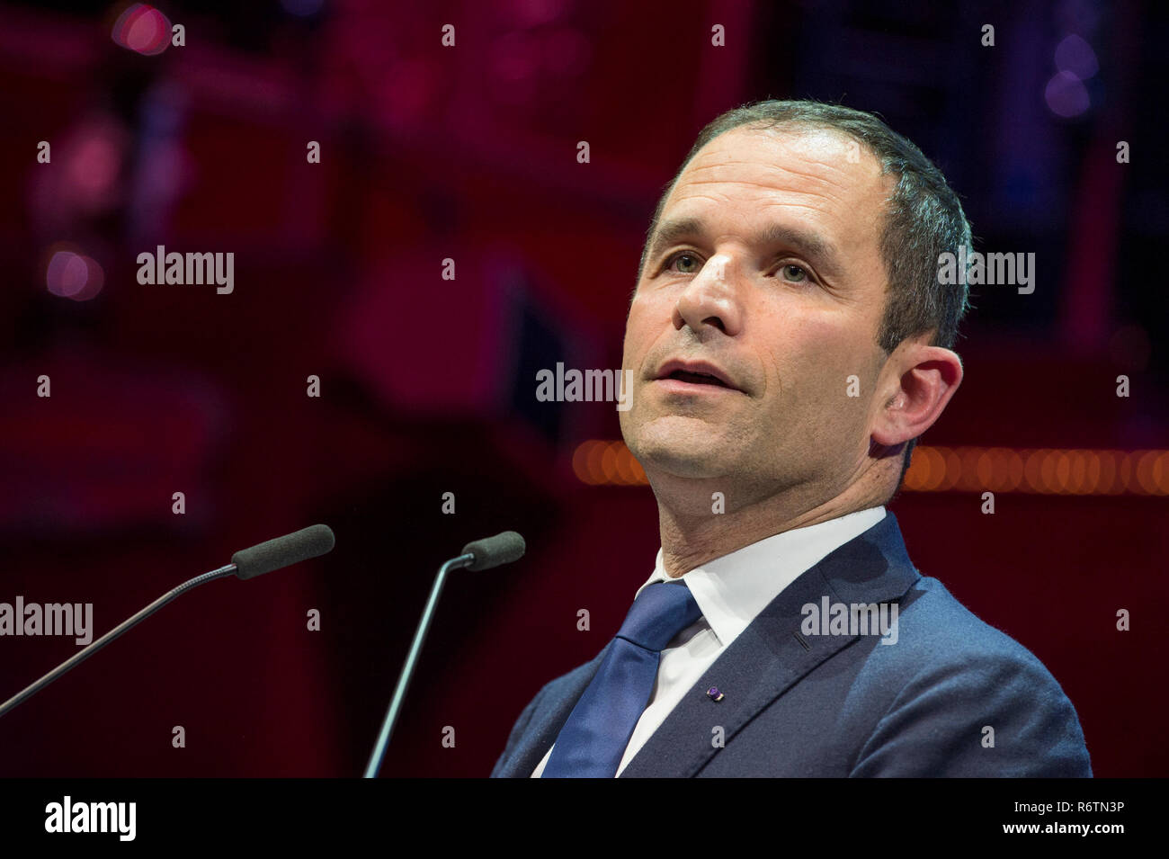 Benoit Hamon visto durante la generazione.s Movimento riuniti nel Cirque d'Hiver a Parigi. Foto Stock