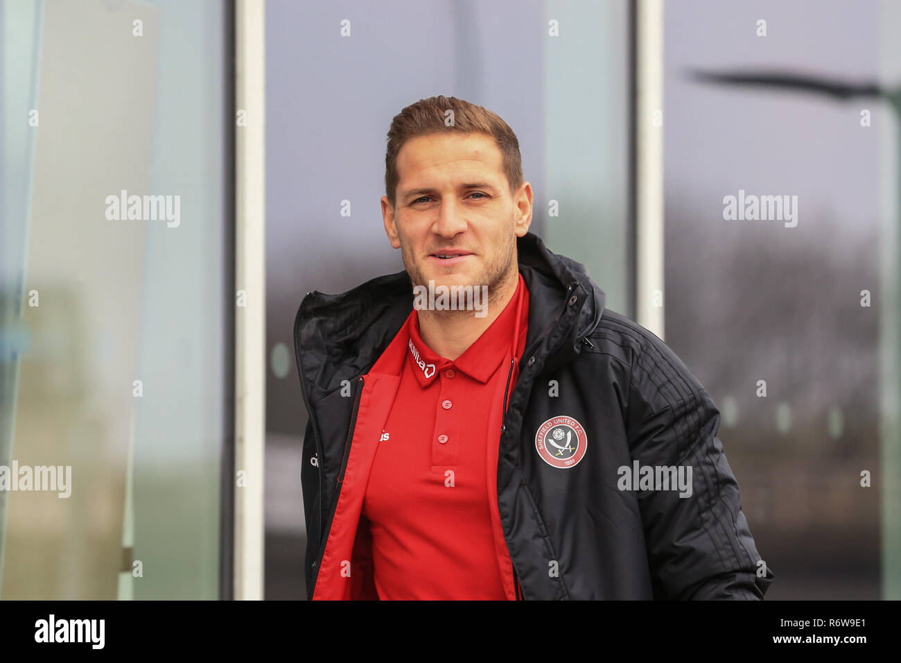 24 novembre 2018, New York Stadium, Rotherham, Inghilterra; Sky Campionato Bet Rotherham Utd v Sheffield Regno ; Billy Sharp (10) di Sheffield Regno arriva a New York Stadium Credito: Mark Cosgrove/News immagini English Football League immagini sono soggette a licenza DataCo Foto Stock